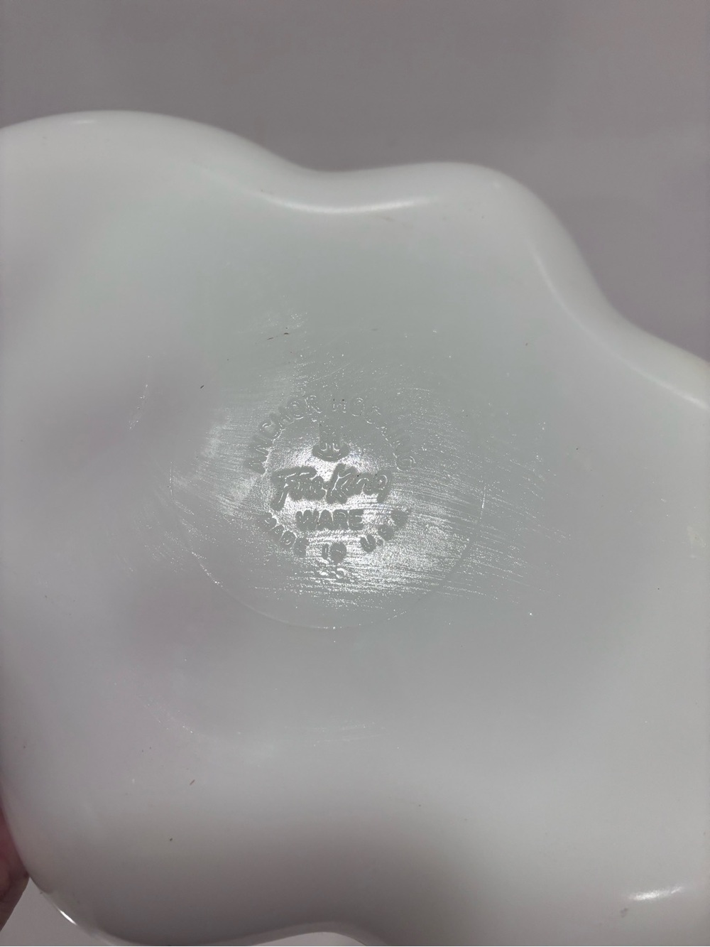 Vintage federal glass milk glass and gold divided tray made in USA relish tray - Picture 2 of 5